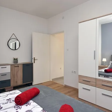 Greenvine Apartment