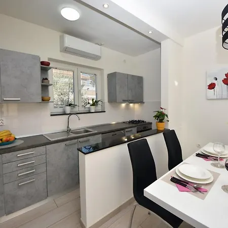 Apartment Greenvine Zadar